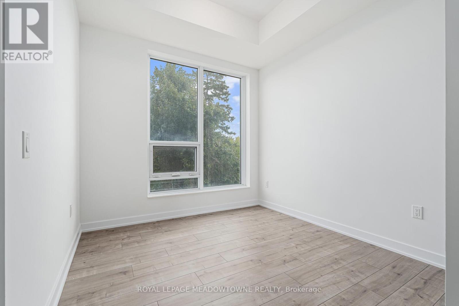 218 - 500 Plains Road, Burlington, Ontario  L7T 2E1 - Photo 17 - W12544092