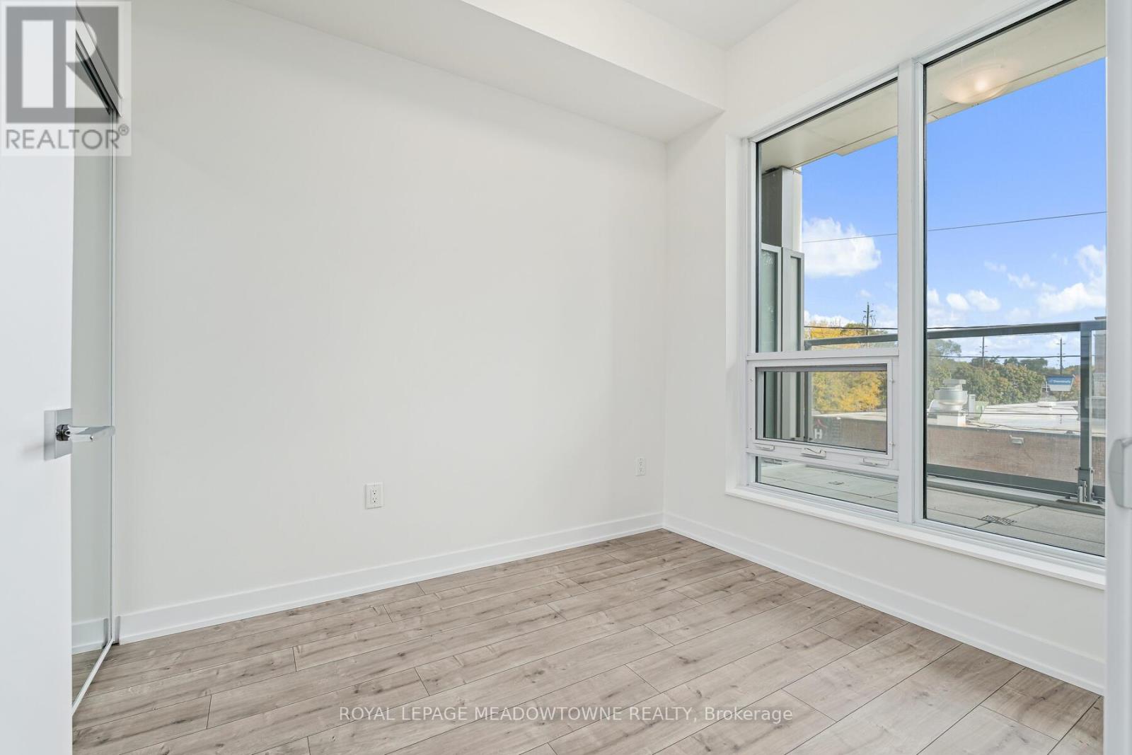 218 - 500 Plains Road, Burlington, Ontario  L7T 2E1 - Photo 21 - W12544092