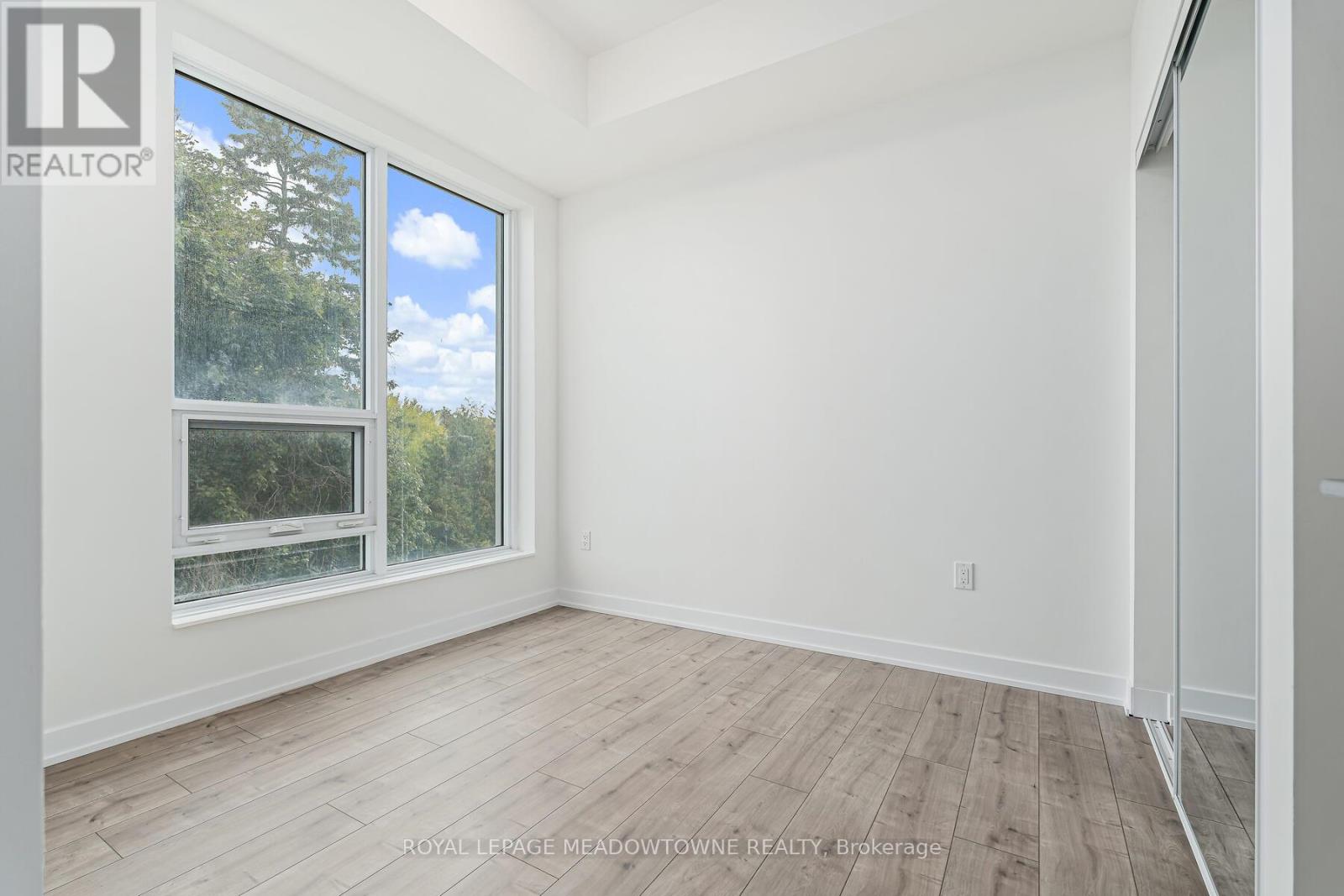 218 - 500 Plains Road, Burlington, Ontario  L7T 2E1 - Photo 15 - W12544092