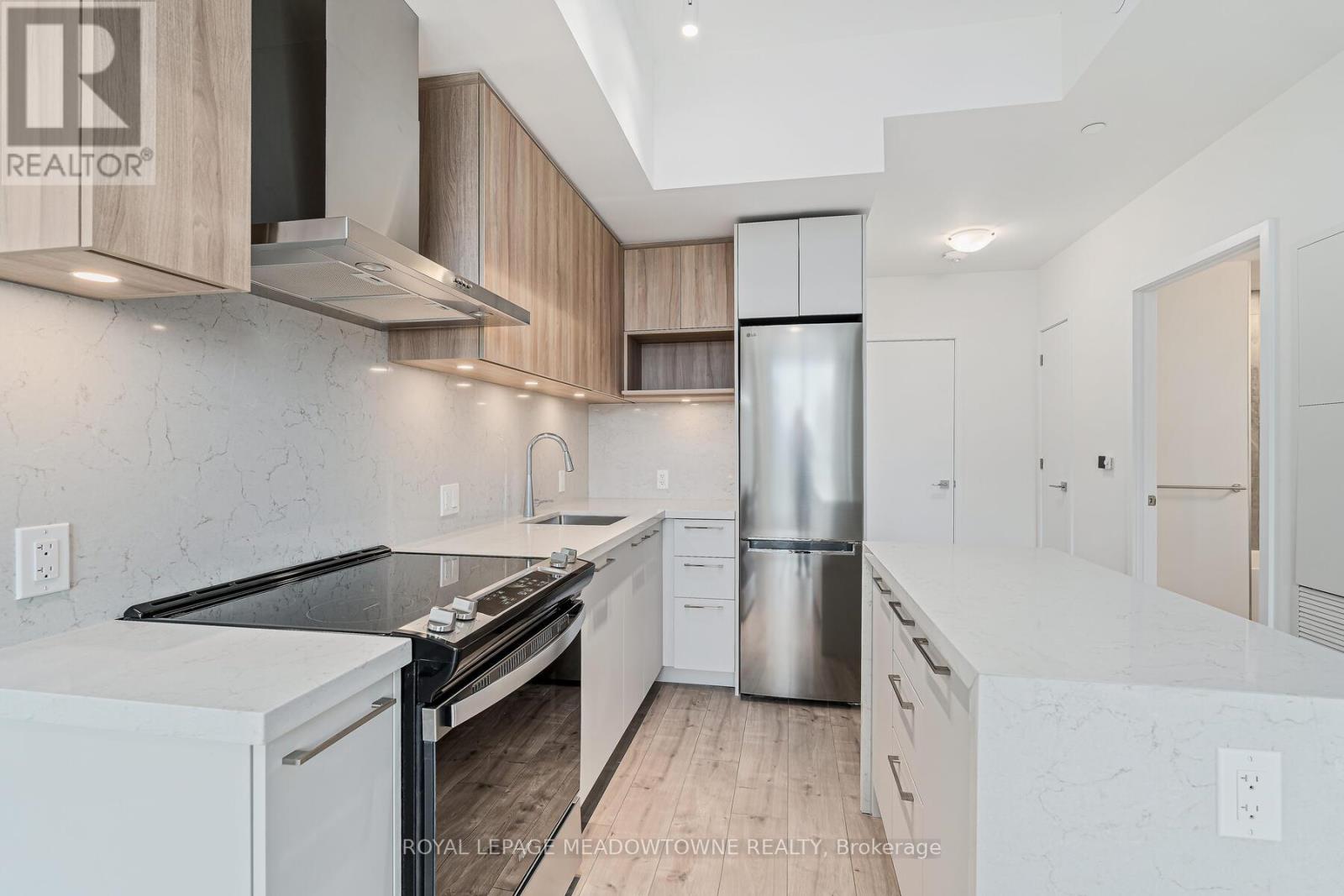 218 - 500 Plains Road, Burlington, Ontario  L7T 2E1 - Photo 11 - W12544092