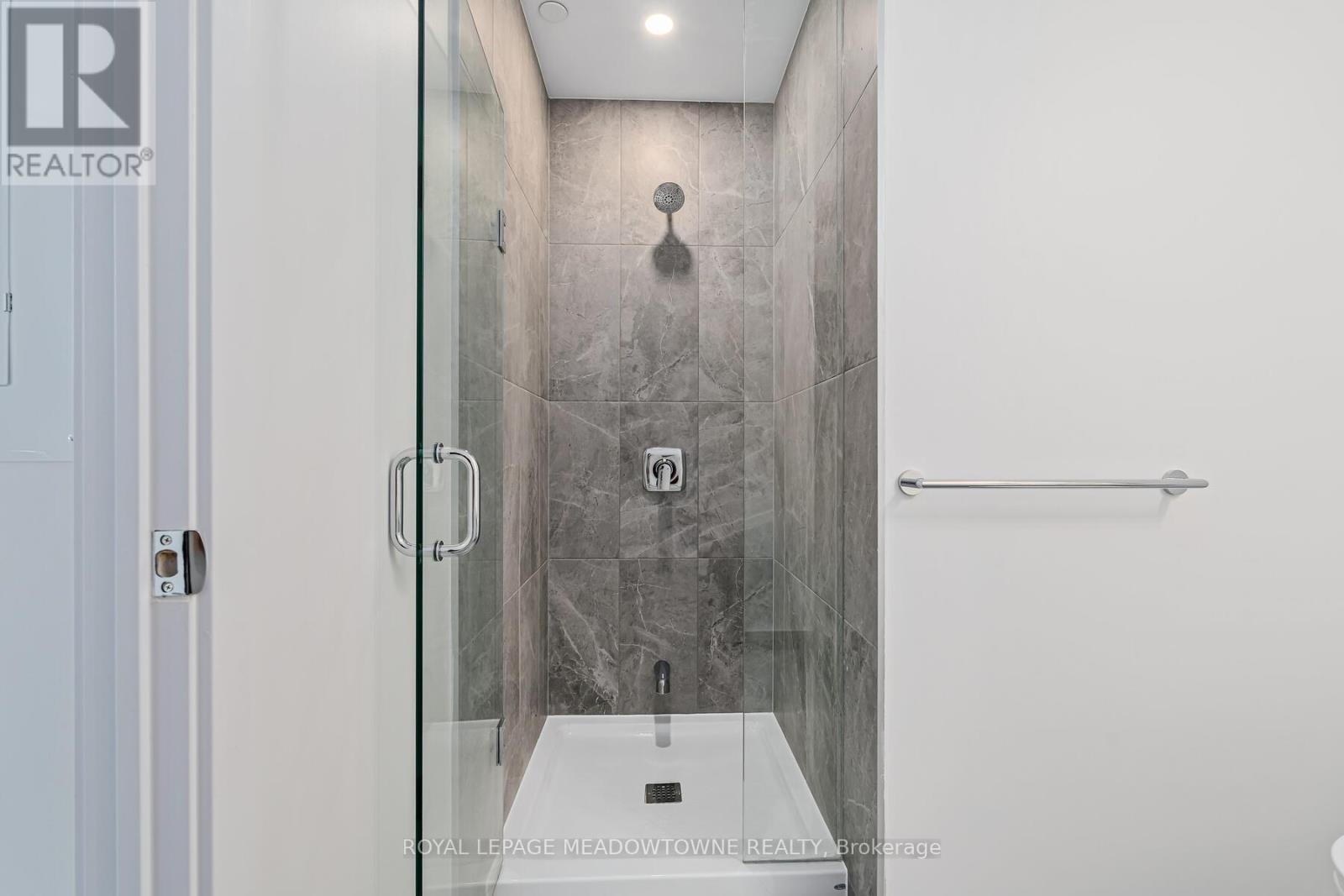 218 - 500 Plains Road, Burlington, Ontario  L7T 2E1 - Photo 20 - W12544092