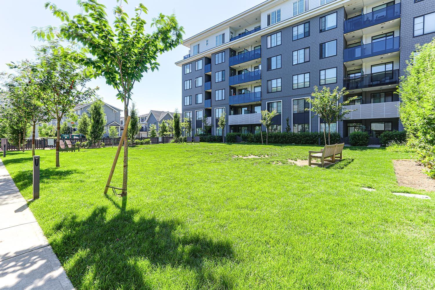 610 15858 FRASER HIGHWAY, Surrey, British Columbia