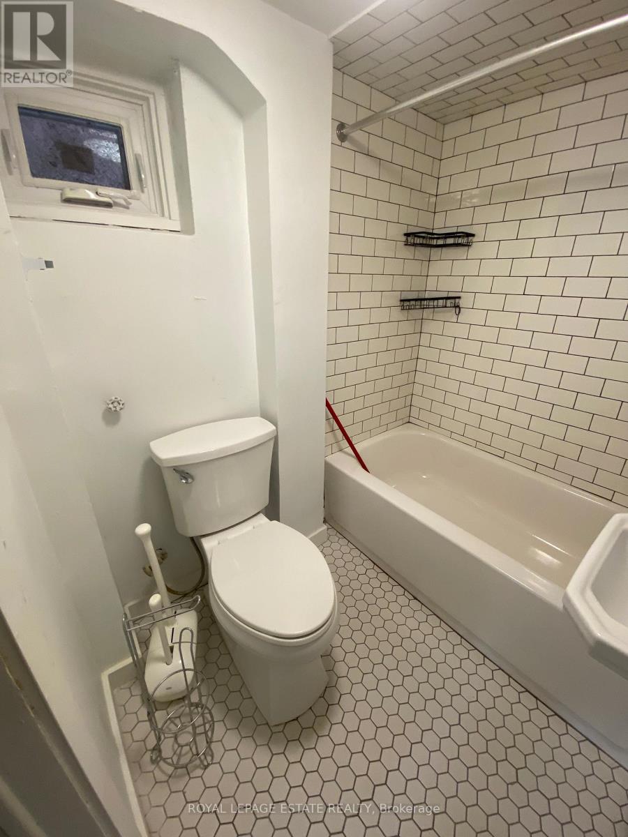 Bsmt Apt - 67 Boustead Avenue, Toronto, Ontario  M6R 1Y7 - Photo 10 - W12611430