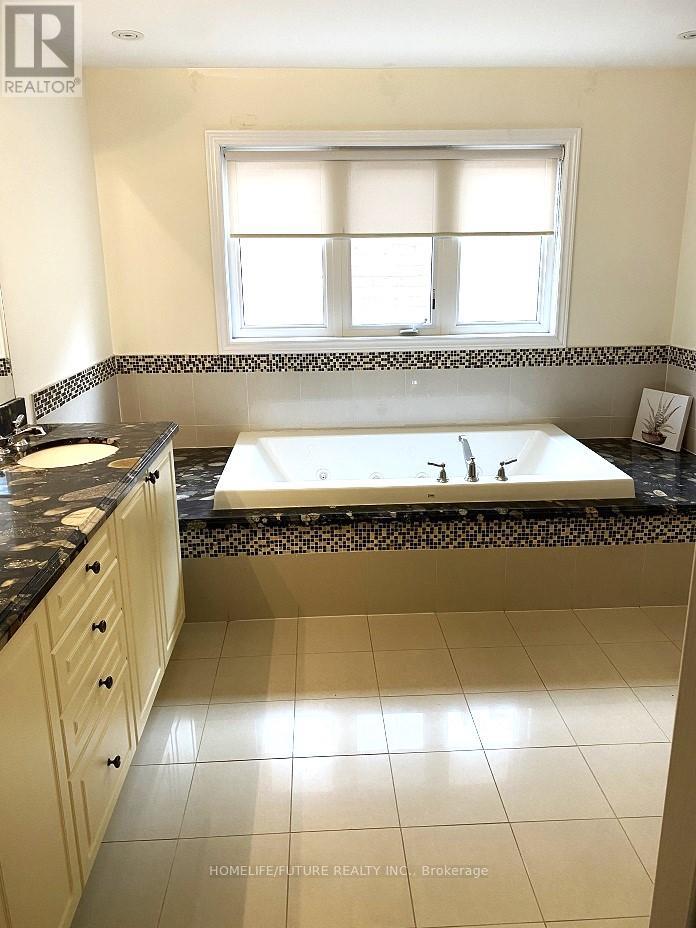 40 Pagnello Court, Markham, Ontario  L6B 0T3 - Photo 11 - N12635316