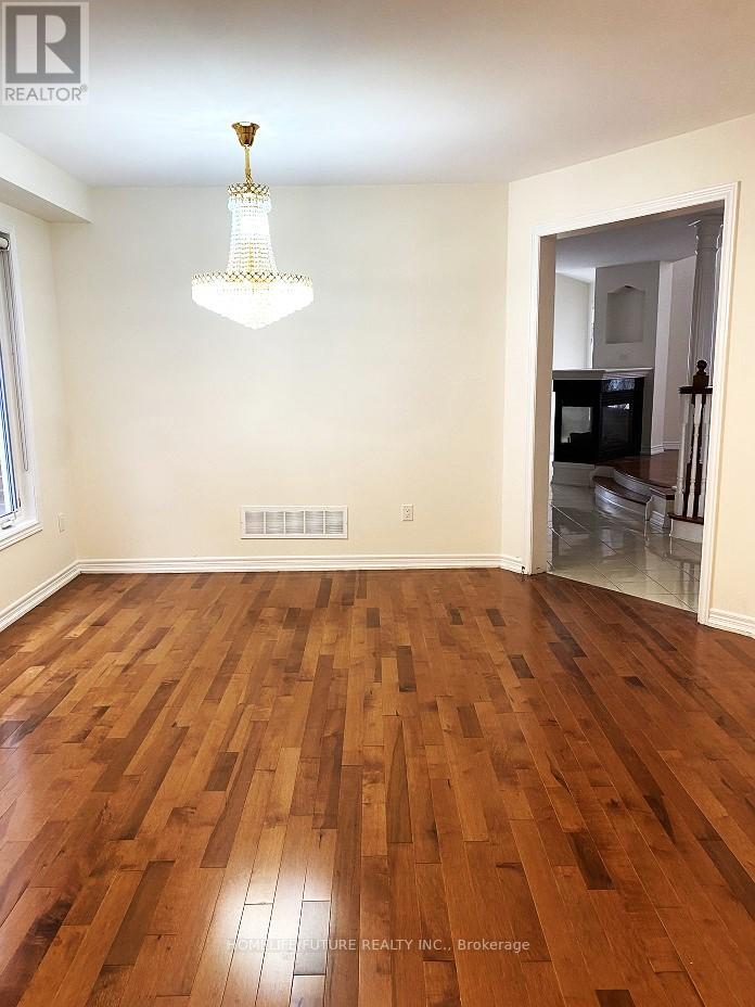 40 Pagnello Court, Markham, Ontario  L6B 0T3 - Photo 3 - N12635316