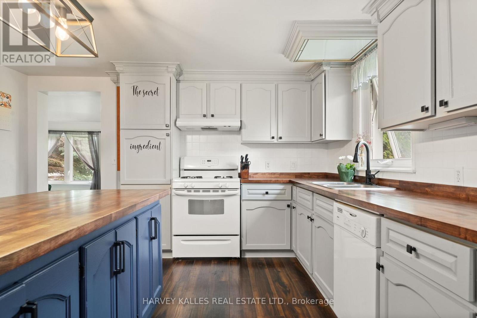 13965 Loyalist Parkway, Prince Edward County (Hallowell Ward), Ontario  K0K 2T0 - Photo 10 - X12635328