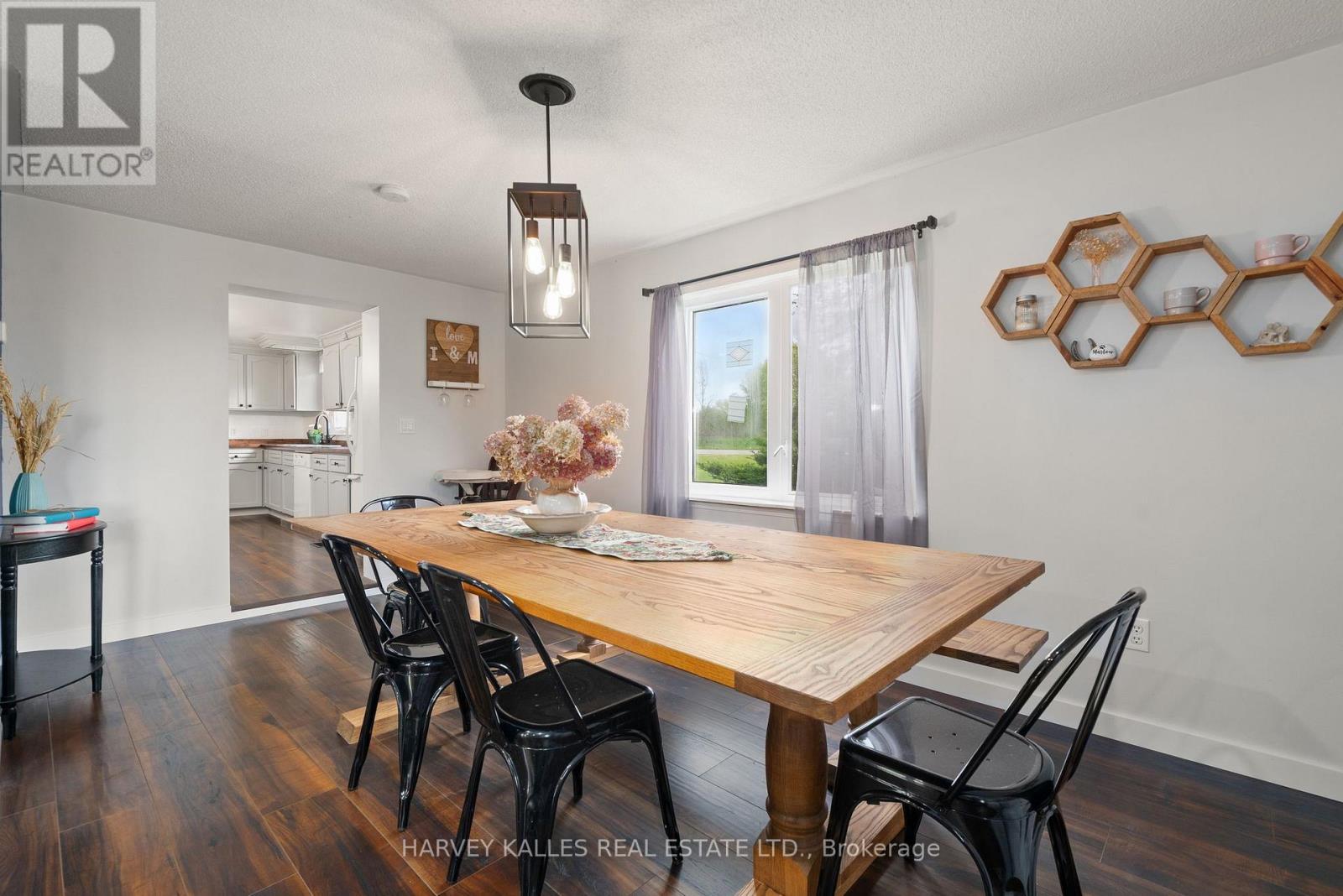 13965 Loyalist Parkway, Prince Edward County (Hallowell Ward), Ontario  K0K 2T0 - Photo 11 - X12635328