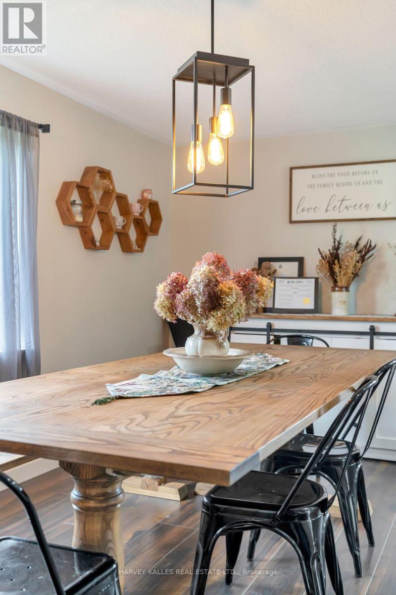 13965 Loyalist Parkway, Prince Edward County (Hallowell Ward), Ontario  K0K 2T0 - Photo 12 - X12635328