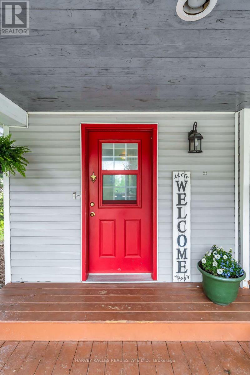 13965 Loyalist Parkway, Prince Edward County (Hallowell Ward), Ontario  K0K 2T0 - Photo 2 - X12635328