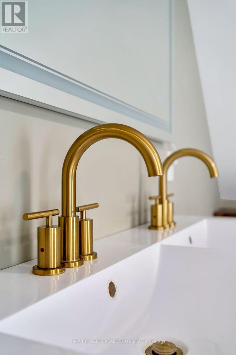 13965 Loyalist Parkway, Prince Edward County (Hallowell Ward), Ontario  K0K 2T0 - Photo 25 - X12635328