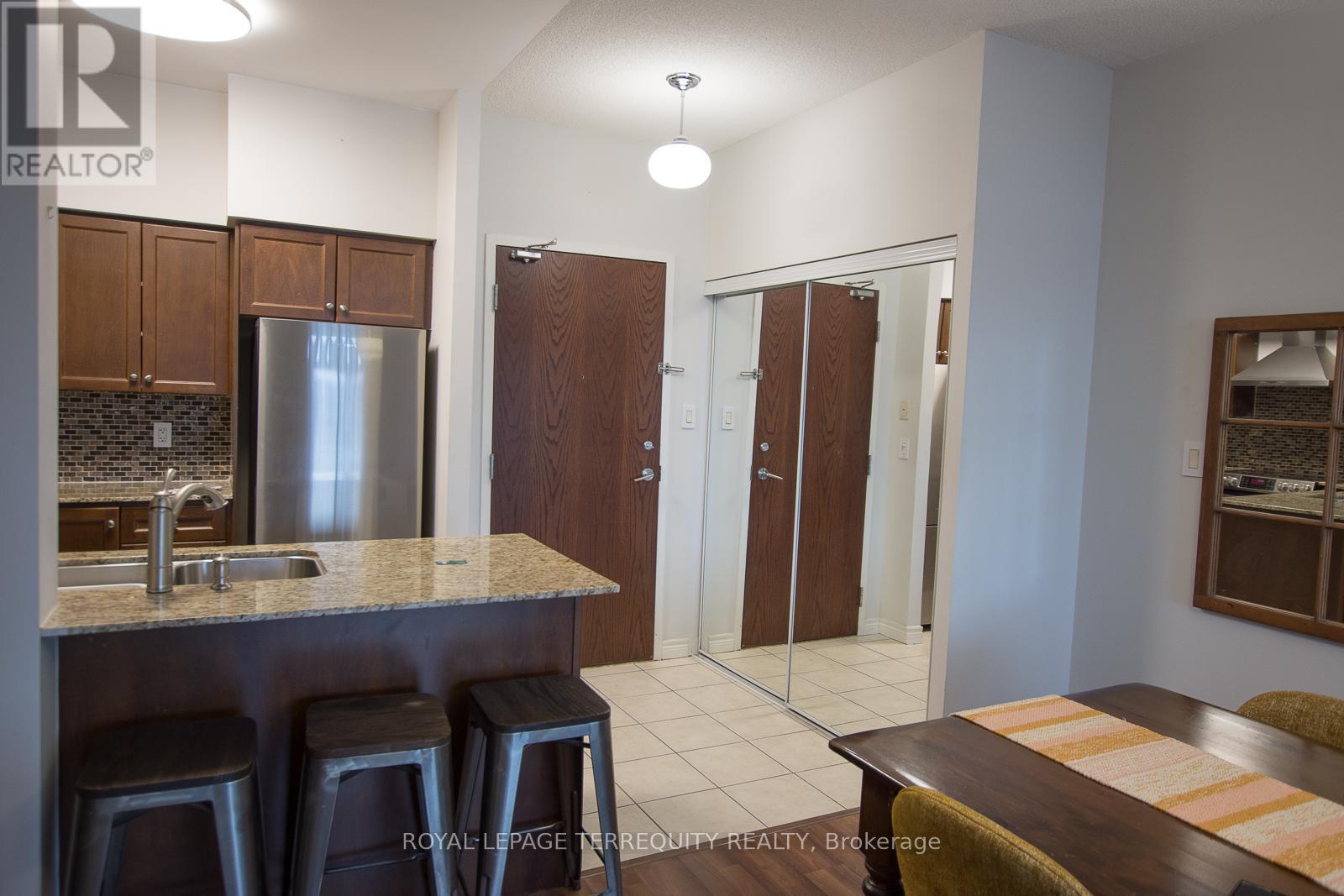 802 - 2772 Keele Street, Toronto, Ontario  M3M 0A3 - Photo 3 - W12555812