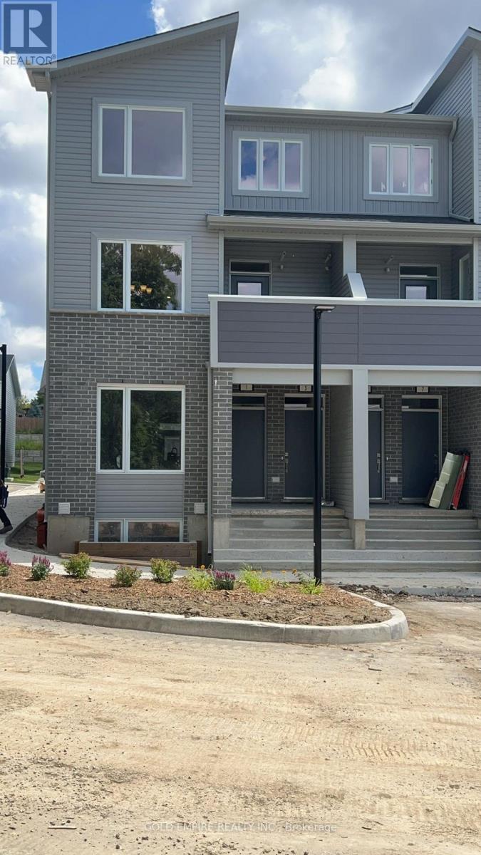 3 - 990 DEVERON CRESCENT, London South, Ontario