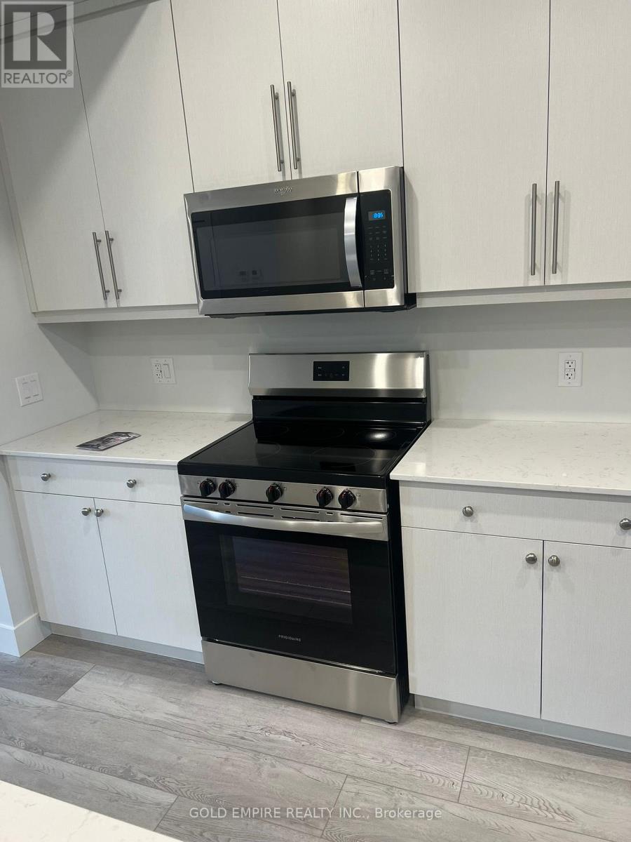 3 - 990 Deveron Crescent, London South, Ontario  N5Z 5A4 - Photo 2 - X12635330