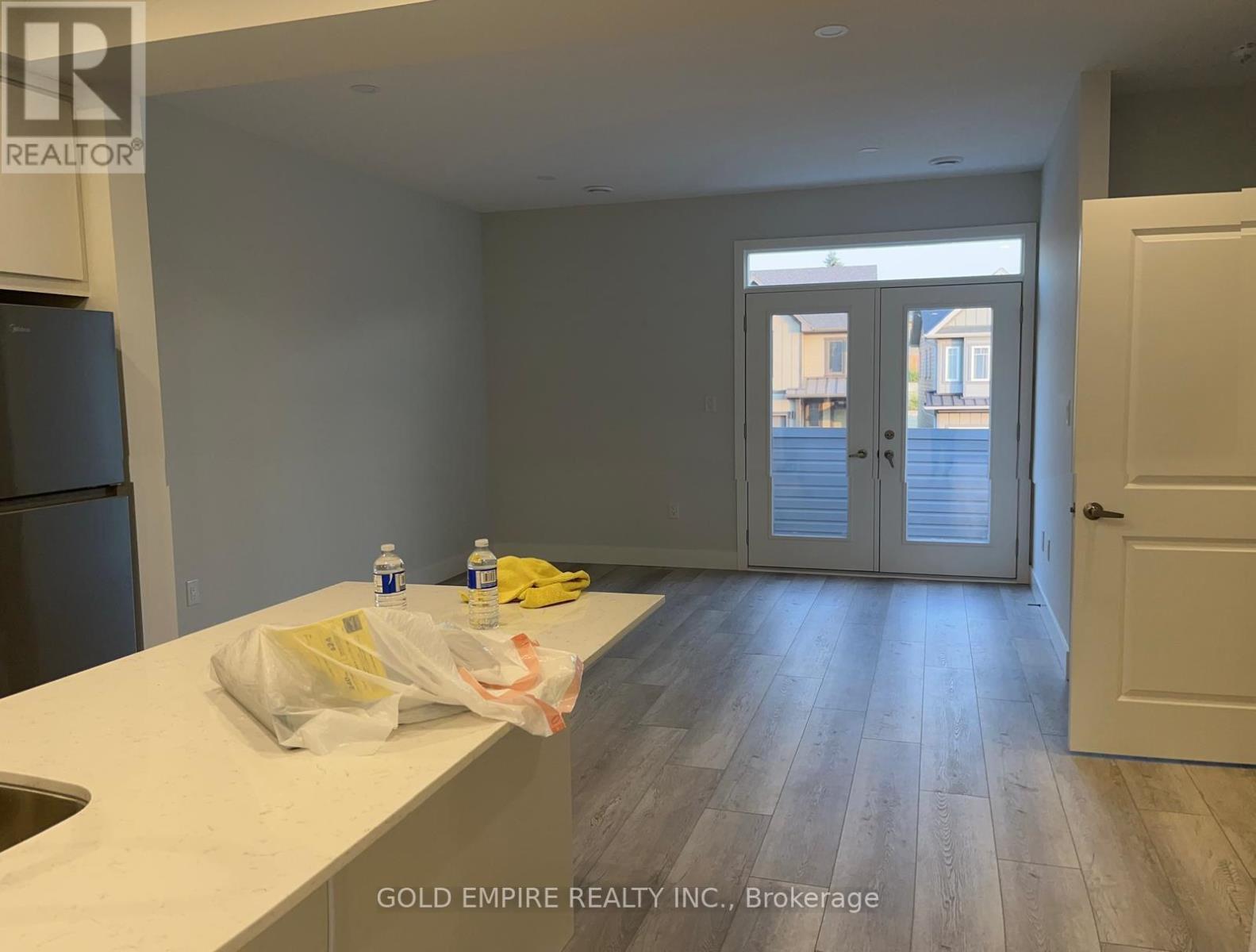 3 - 990 Deveron Crescent, London South, Ontario  N5Z 5A4 - Photo 6 - X12635330