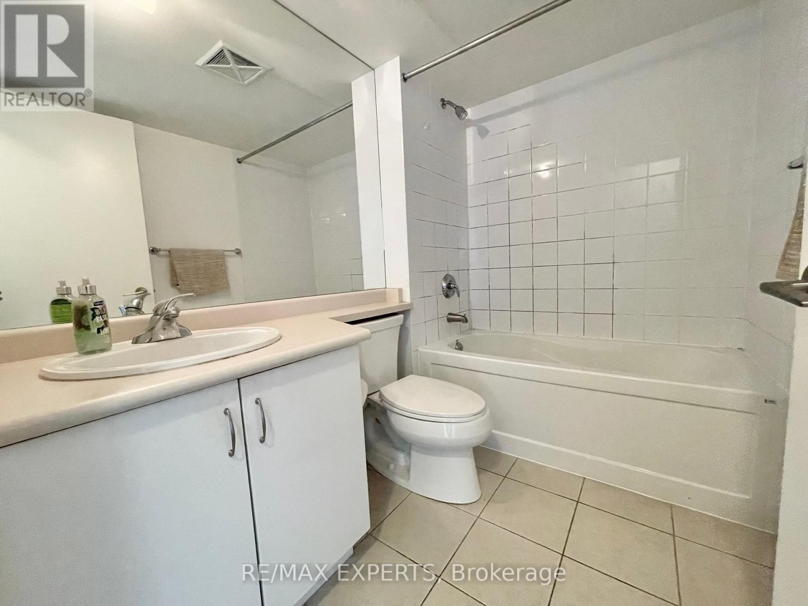 1175 - 209 Fort York Boulevard, Toronto, Ontario  M5V 4A1 - Photo 10 - C12635342