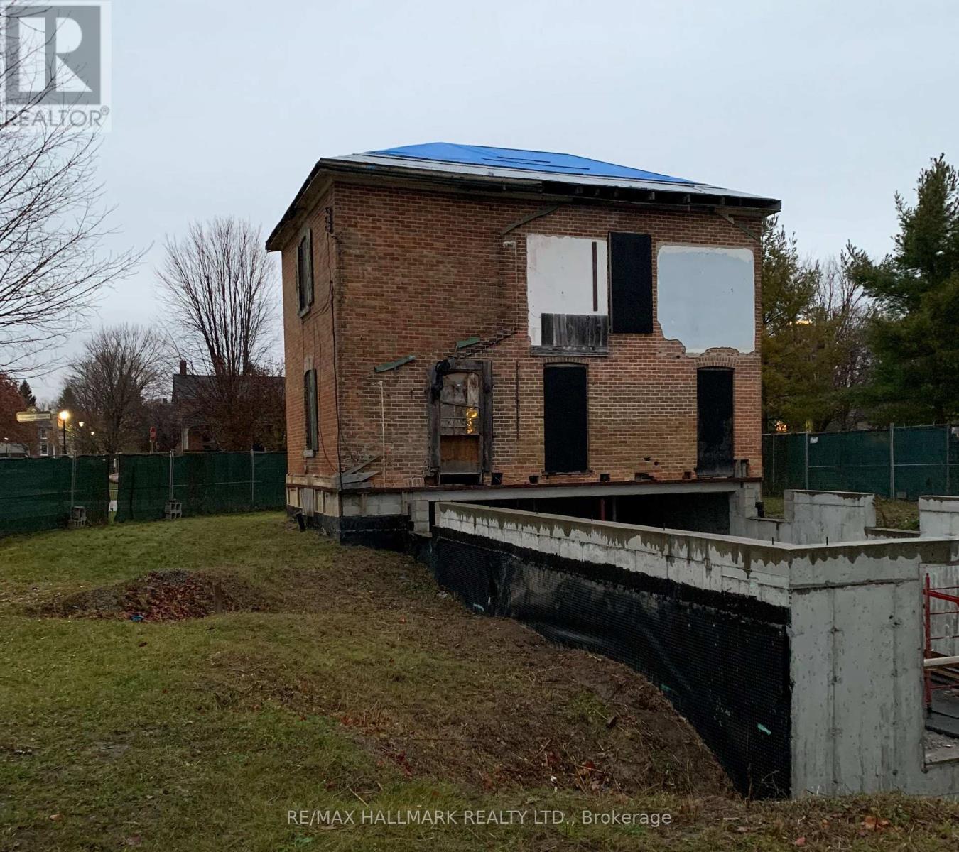 2 Alexander Hunter Place, Markham, Ontario  L6E 1A8 - Photo 4 - N12635334