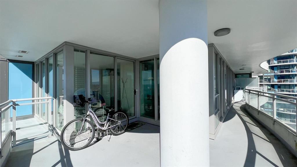 2205 13303 Central Avenue, Surrey, British Columbia  V3T 0K6 - Photo 4 - R3073855