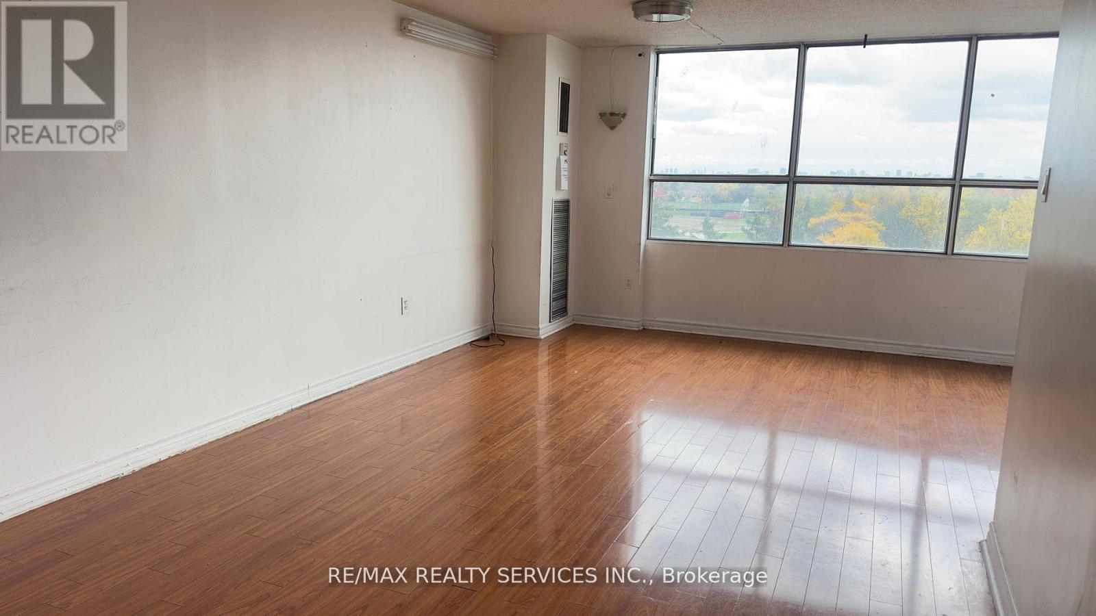 806 - 40 Panorama Court, Toronto, Ontario M9V 4M1 - Photo 13 - W12635324