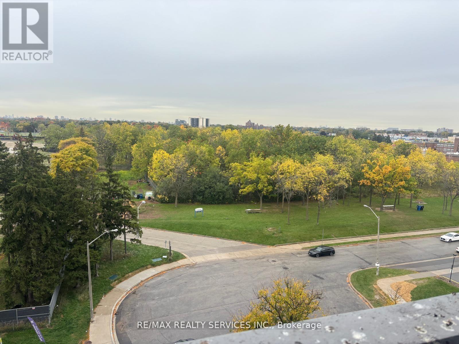 806 - 40 Panorama Court, Toronto, Ontario M9V 4M1 - Photo 4 - W12635324