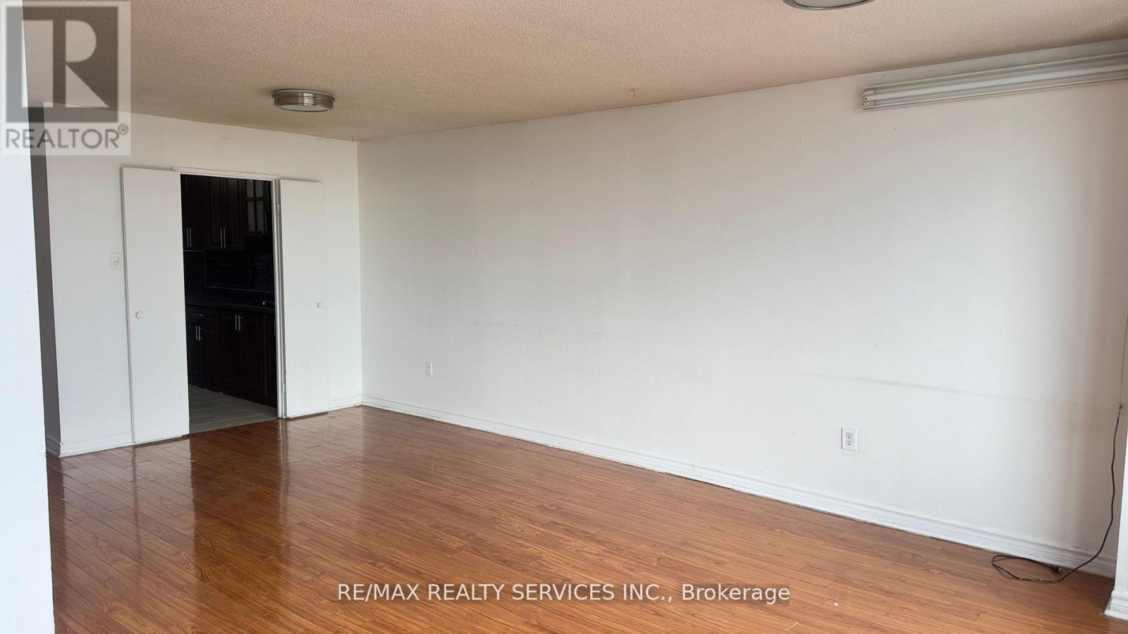 806 - 40 Panorama Court, Toronto, Ontario M9V 4M1 - Photo 5 - W12635324