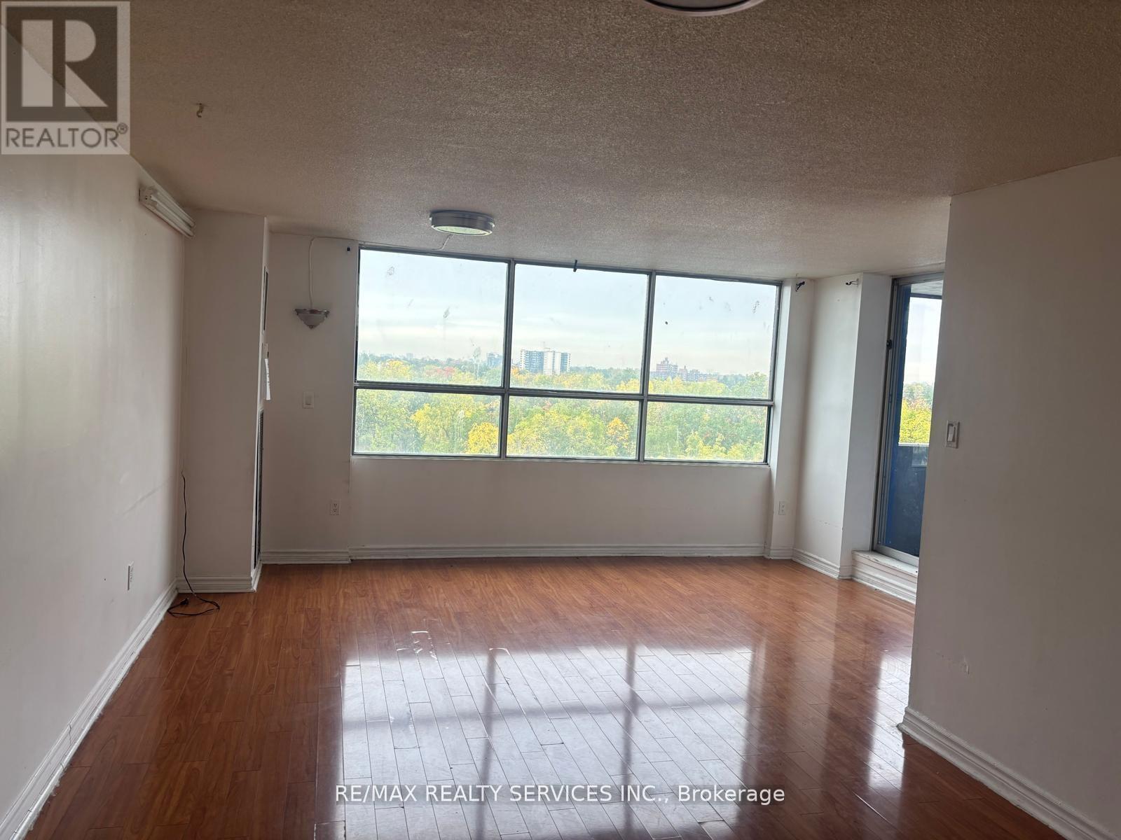 806 - 40 Panorama Court, Toronto, Ontario M9V 4M1 - Photo 6 - W12635324