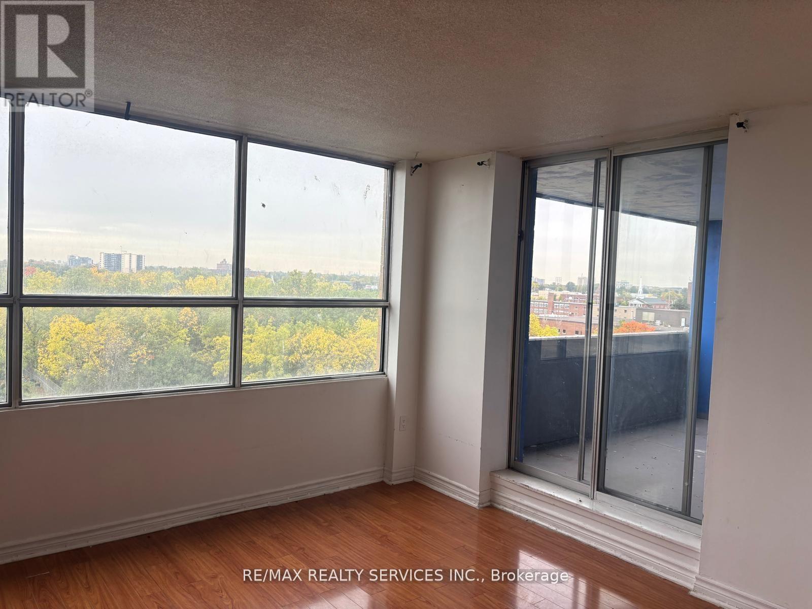 806 - 40 Panorama Court, Toronto, Ontario M9V 4M1 - Photo 7 - W12635324