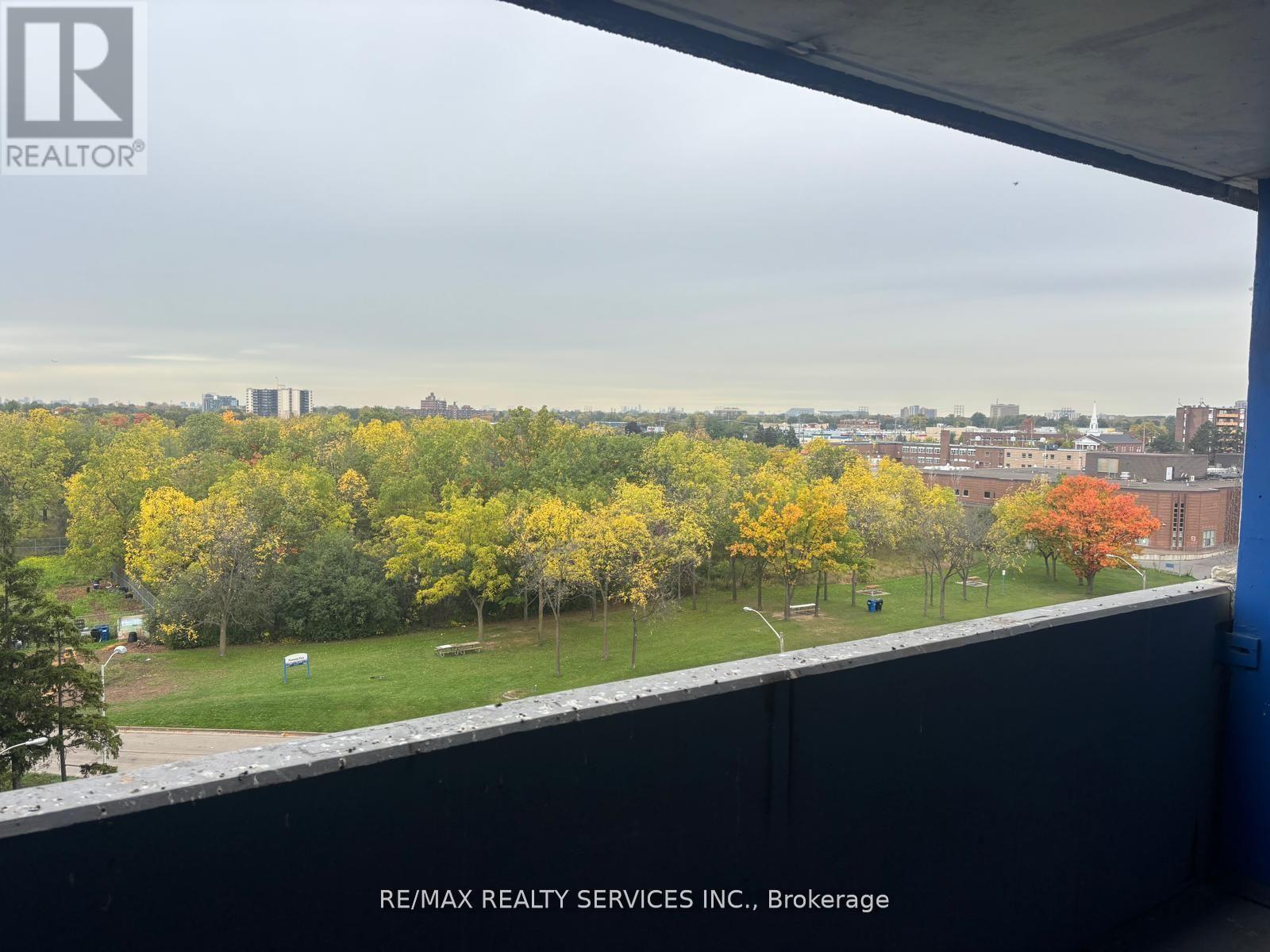 806 - 40 Panorama Court, Toronto, Ontario M9V 4M1 - Photo 9 - W12635324