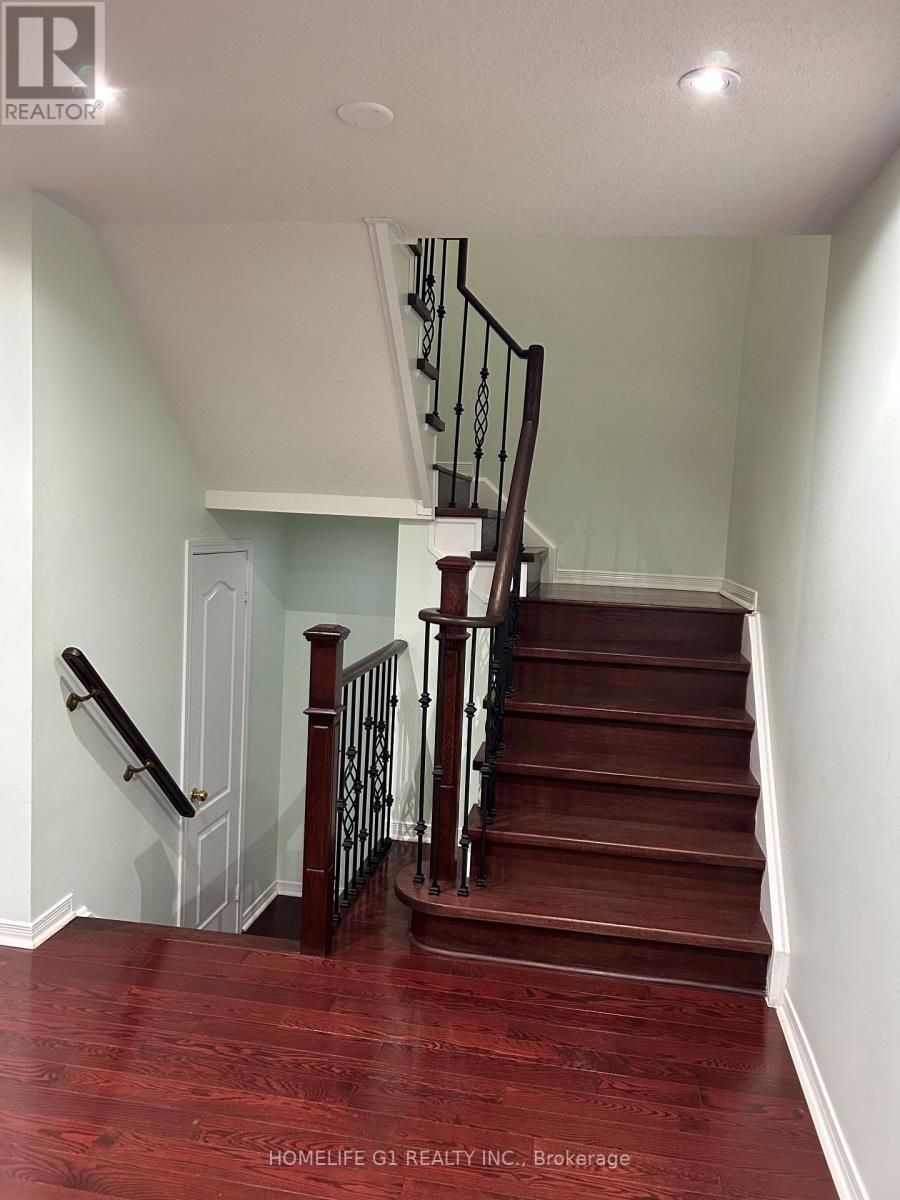 183 Toba Crescent, Brampton, Ontario  L6Z 4W3 - Photo 11 - W12635350