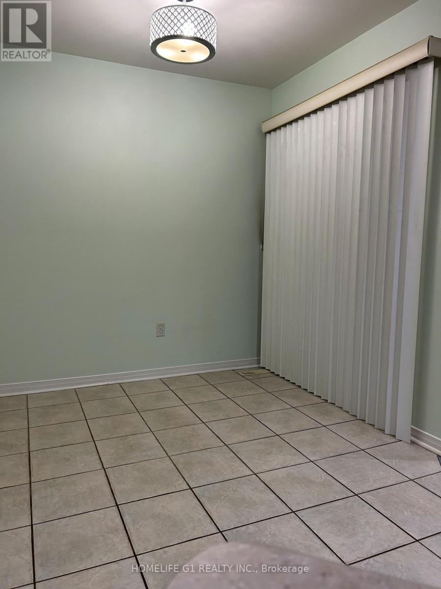 183 Toba Crescent, Brampton, Ontario  L6Z 4W3 - Photo 17 - W12635350