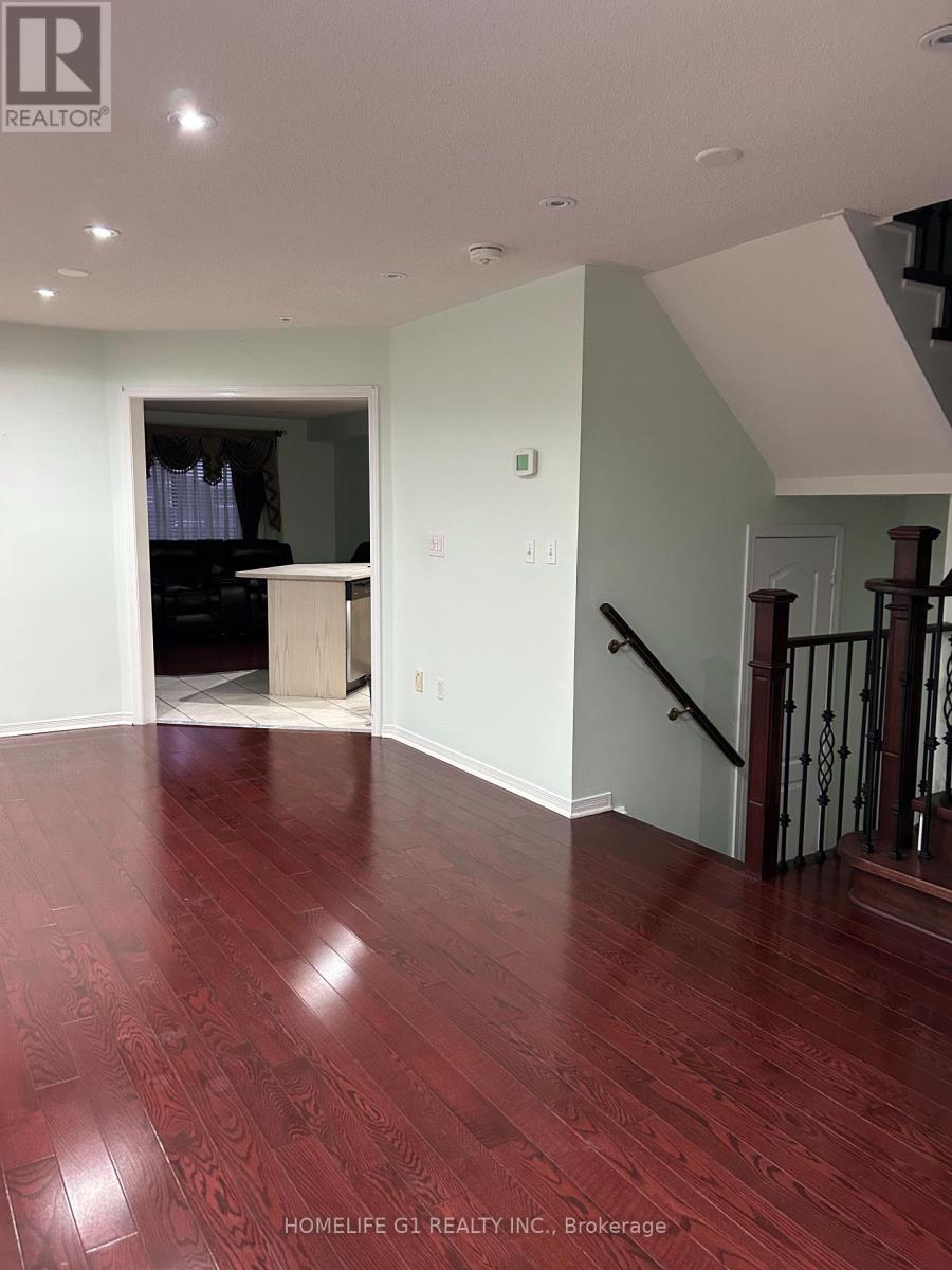 183 Toba Crescent, Brampton, Ontario  L6Z 4W3 - Photo 18 - W12635350