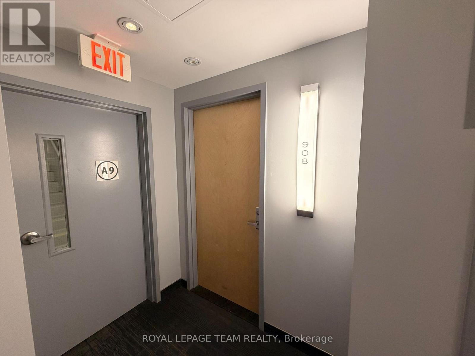 908 - 179 Metcalfe Street, Ottawa, Ontario K2P 1P7 - Photo 6 - X12635352