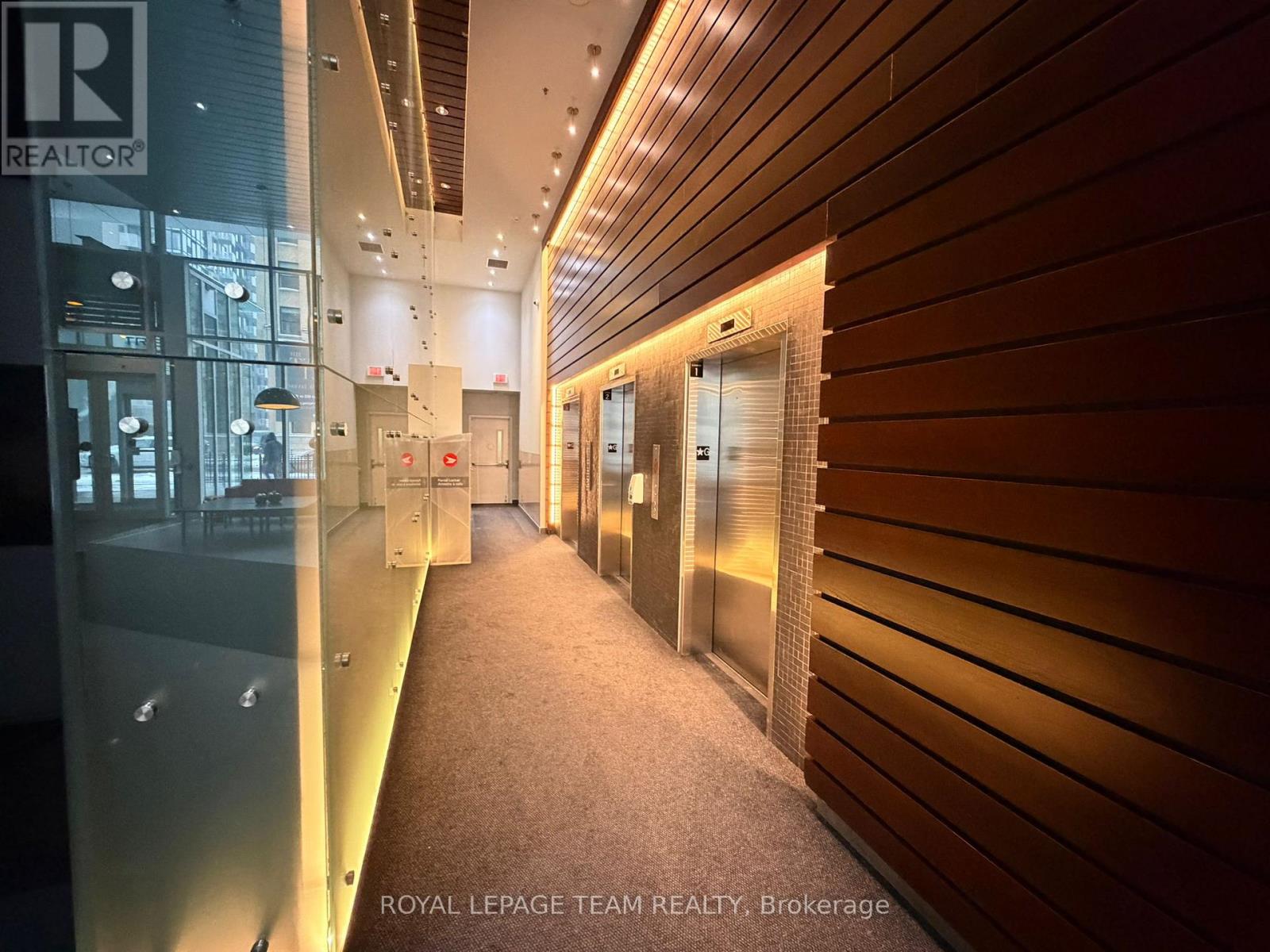 908 - 179 Metcalfe Street, Ottawa, Ontario K2P 1P7 - Photo 5 - X12635352