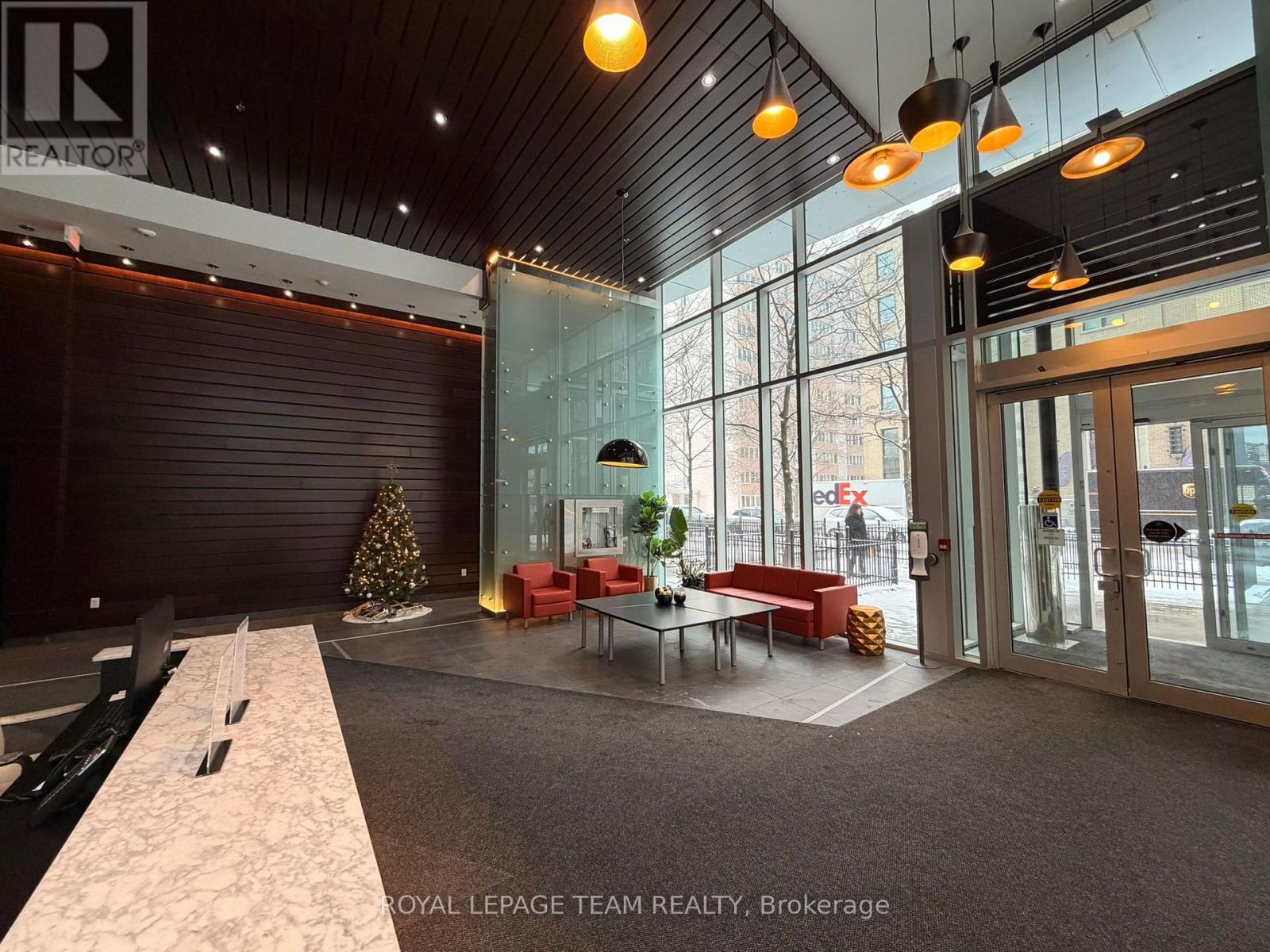 908 - 179 Metcalfe Street, Ottawa, Ontario K2P 1P7 - Photo 4 - X12635352