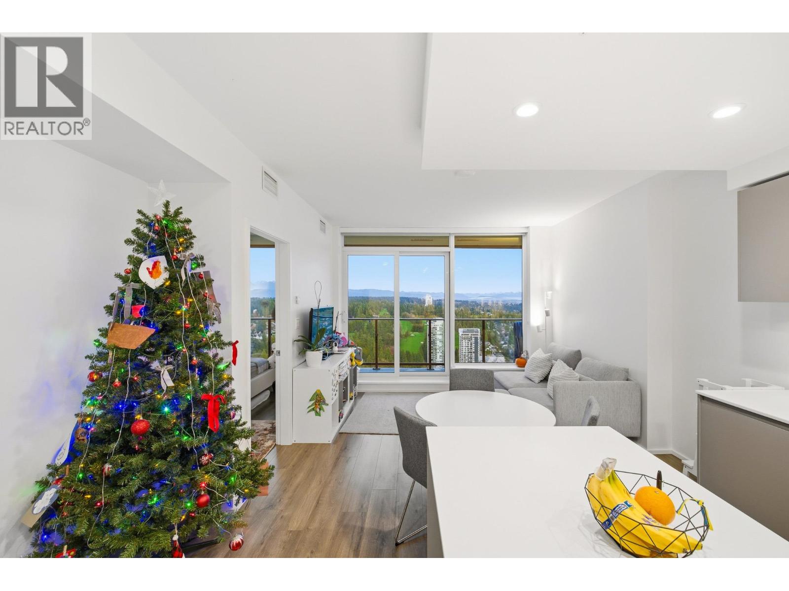 4704 3809 EVERGREEN PLACE, Burnaby, British Columbia