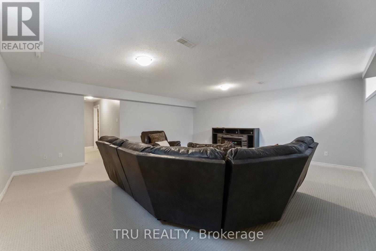 161 Claridge Drive, Ottawa, Ontario  K2J 5V8 - Photo 39 - X12635370