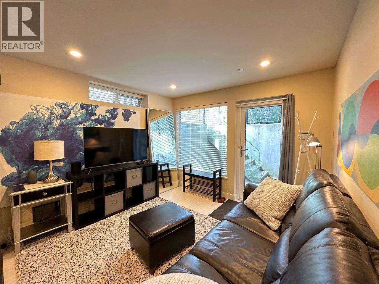 469 W 20th Avenue, Vancouver, British Columbia  V5Y 2C7 - Photo 2 - R3074014