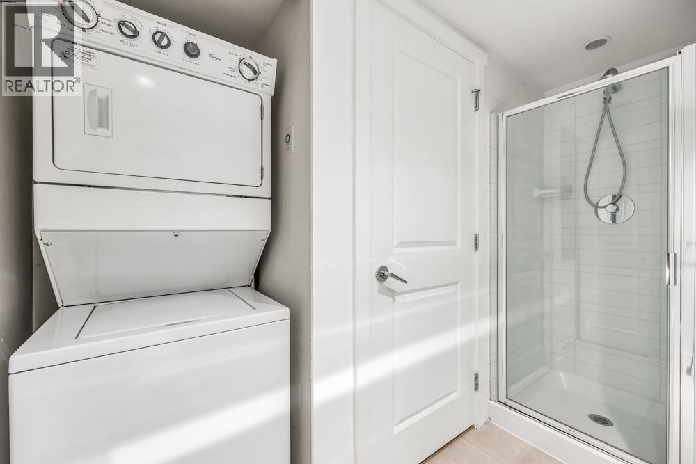 1908 2289 Yukon Crescent, Burnaby, British Columbia  V3E 3N2 - Photo 4 - R3074027