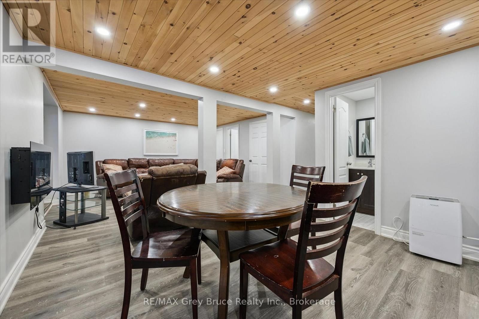 3 Sugarbush Road, South Bruce Peninsula, Ontario N0H 2T0 - Photo 28 - X12635364