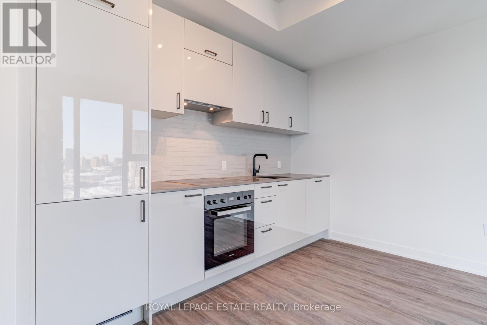 1511 - 1 Quarrington Lane, Toronto, Ontario  M3C 0S4 - Photo 6 - C12635376