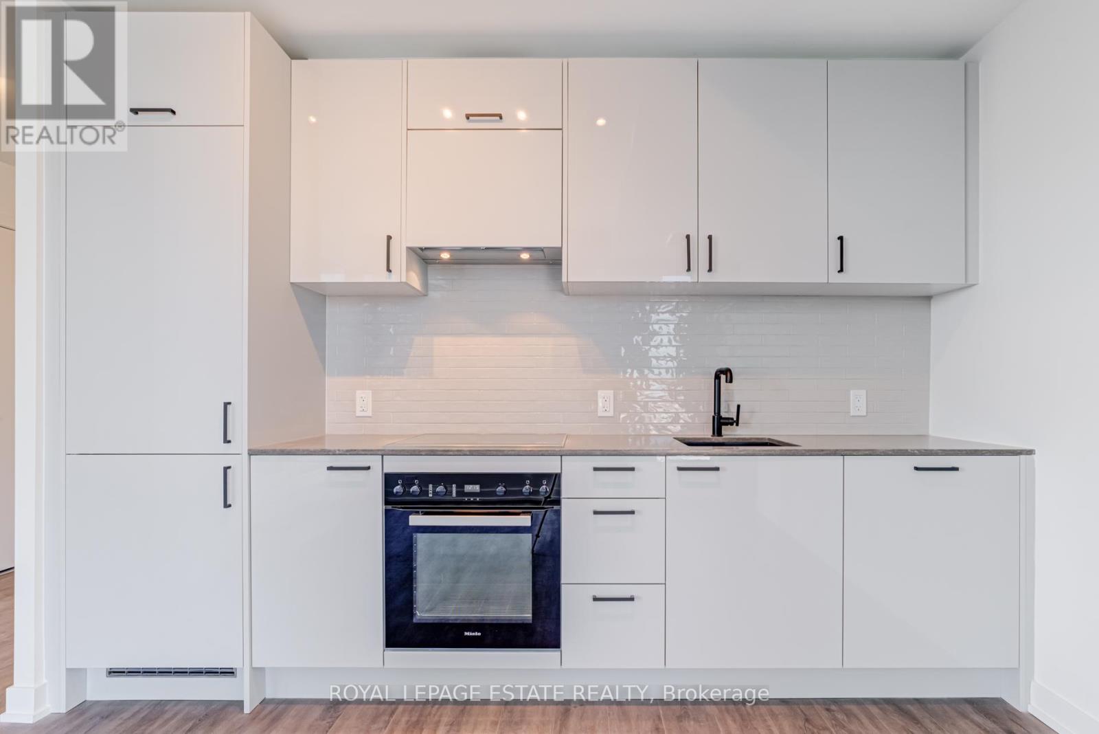 1511 - 1 Quarrington Lane, Toronto, Ontario  M3C 0S4 - Photo 7 - C12635376