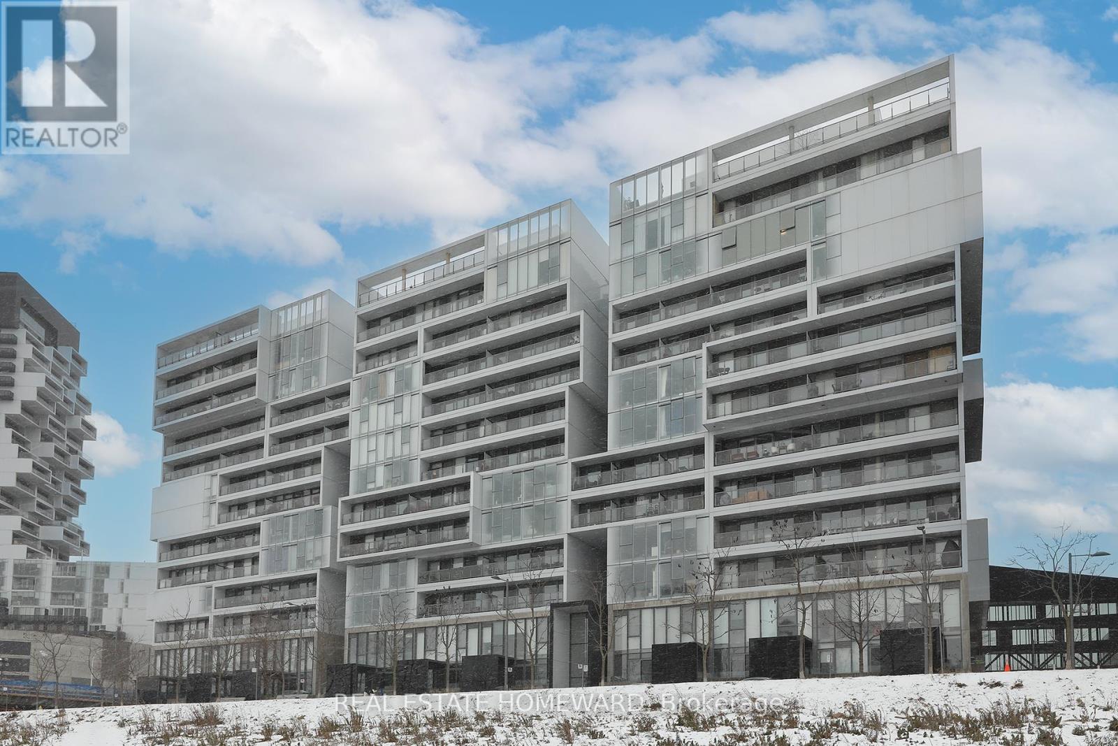 520 - 32 TROLLEY CRESCENT, Toronto, Ontario