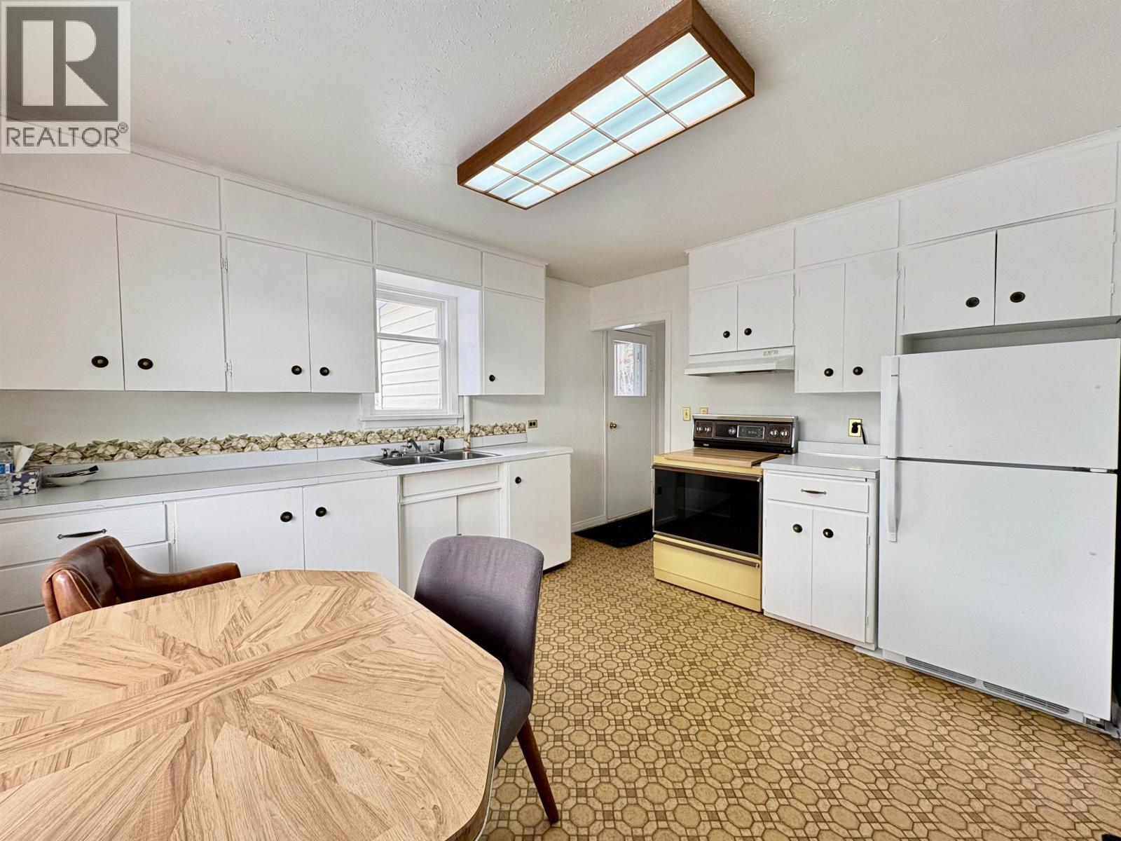 734 Preston Road, Prince George, British Columbia  V2K 1A8 - Photo 4 - R3070870