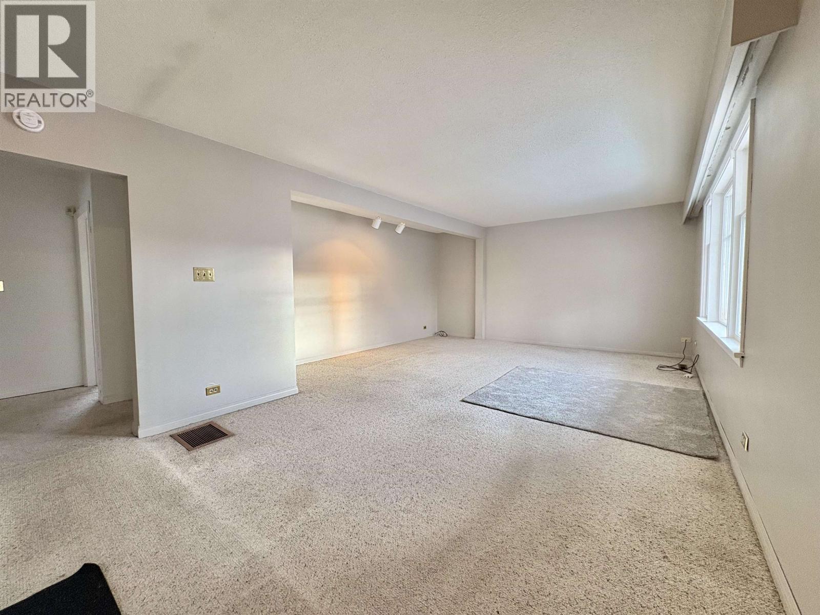 734 Preston Road, Prince George, British Columbia  V2K 1A8 - Photo 3 - R3070870