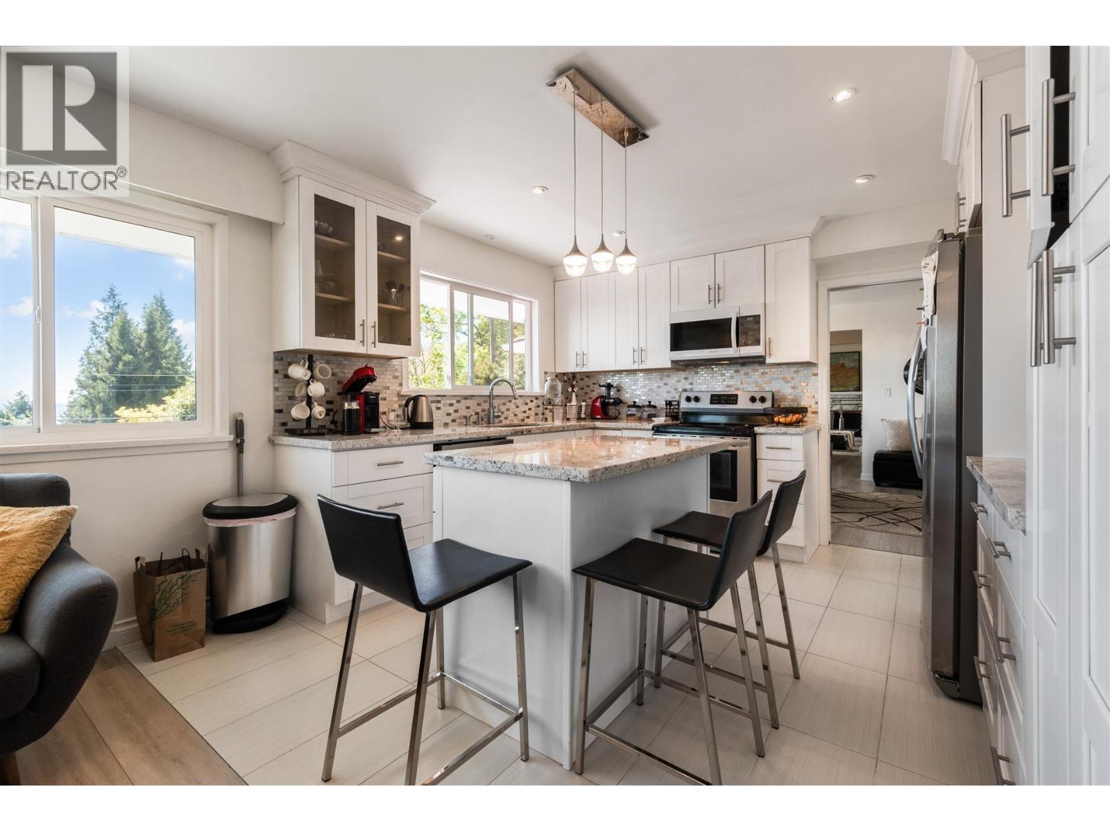 1895 Rosebery Avenue, West Vancouver, British Columbia  V7V 2Z5 - Photo 8 - R3074006