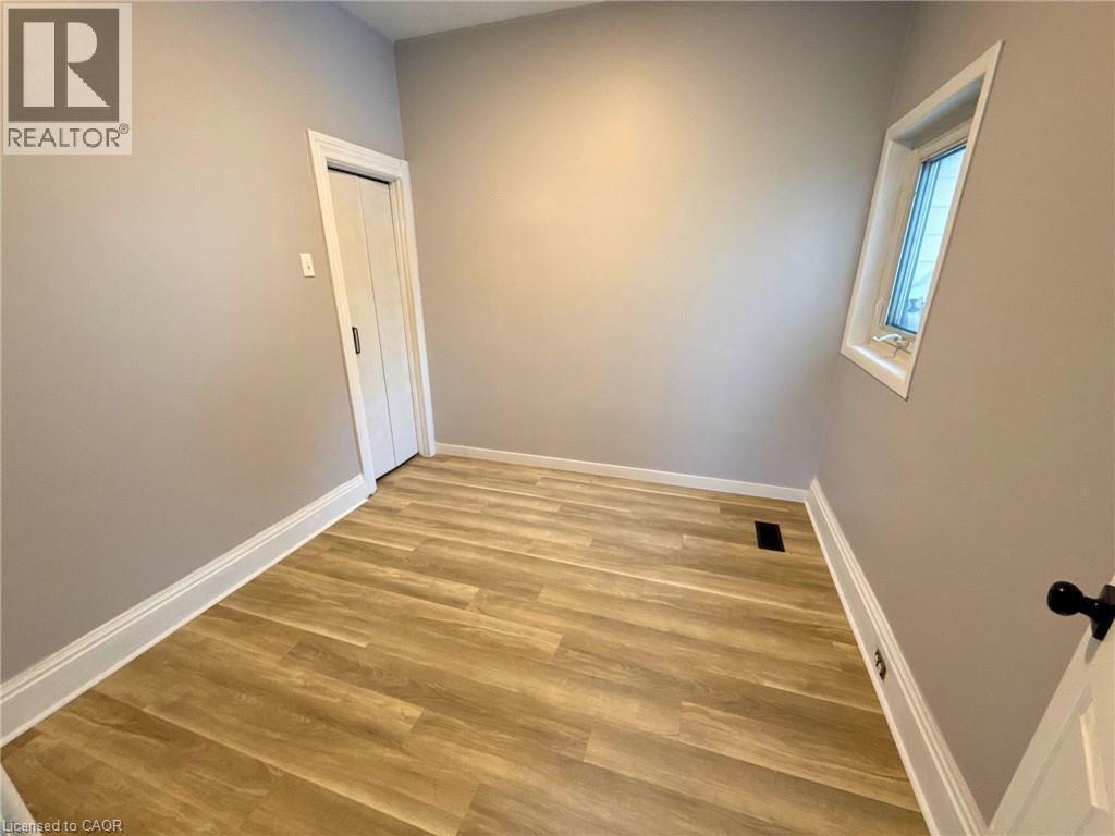 143 Mill Street, Woodstock, Ontario  N4S 2W2 - Photo 5 - 40793995