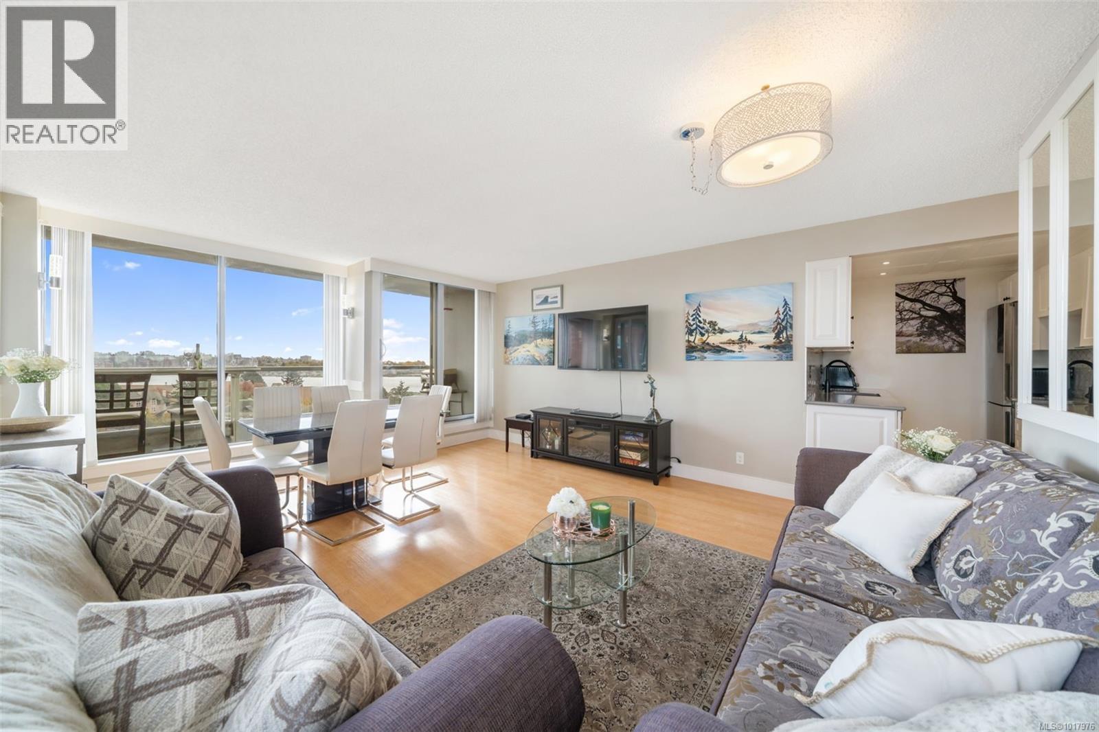 1002 327 Maitland St, Victoria, British Columbia  V9A 7G7 - Photo 9 - 1017976