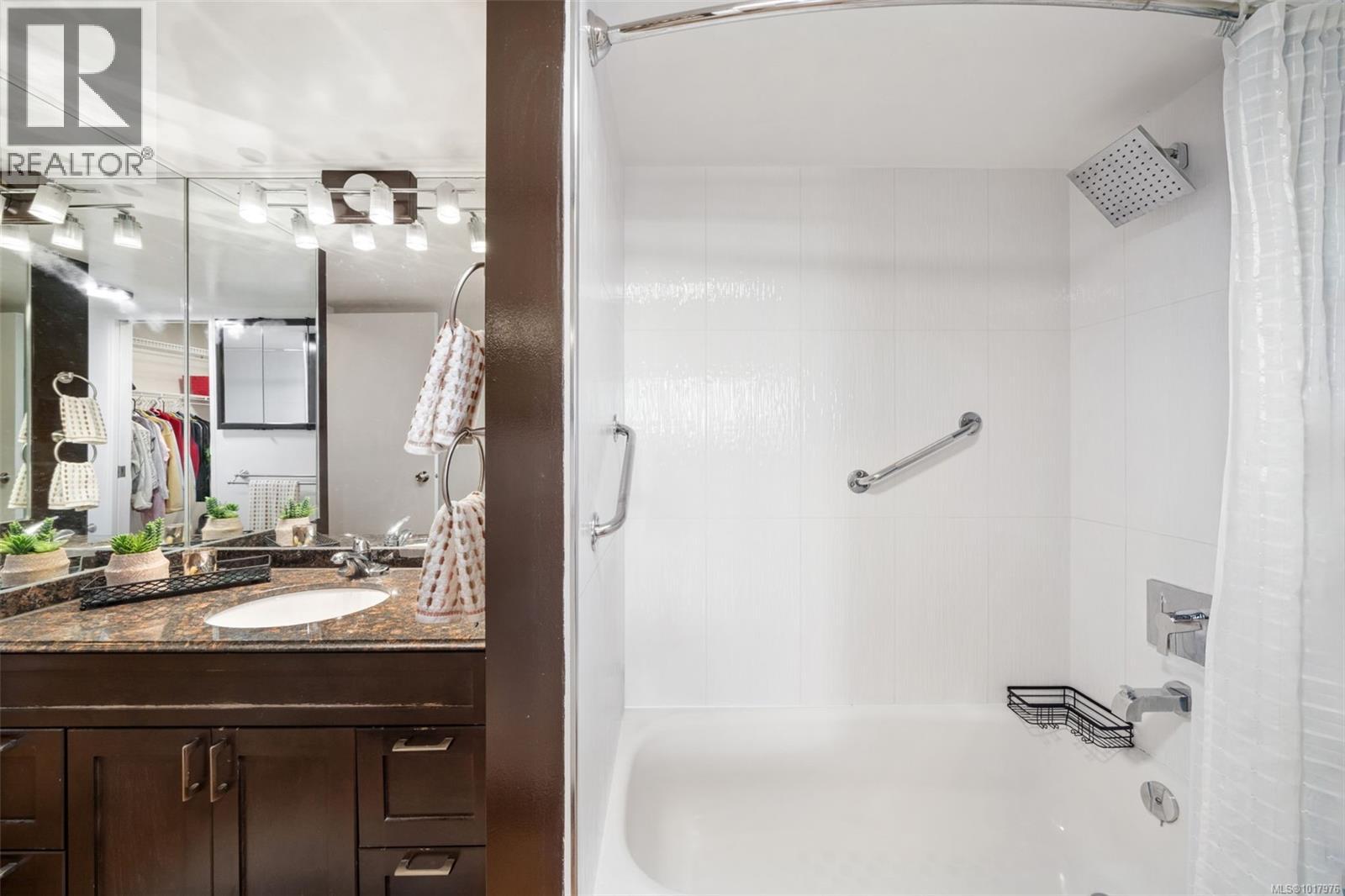 1002 327 Maitland St, Victoria, British Columbia  V9A 7G7 - Photo 20 - 1017976