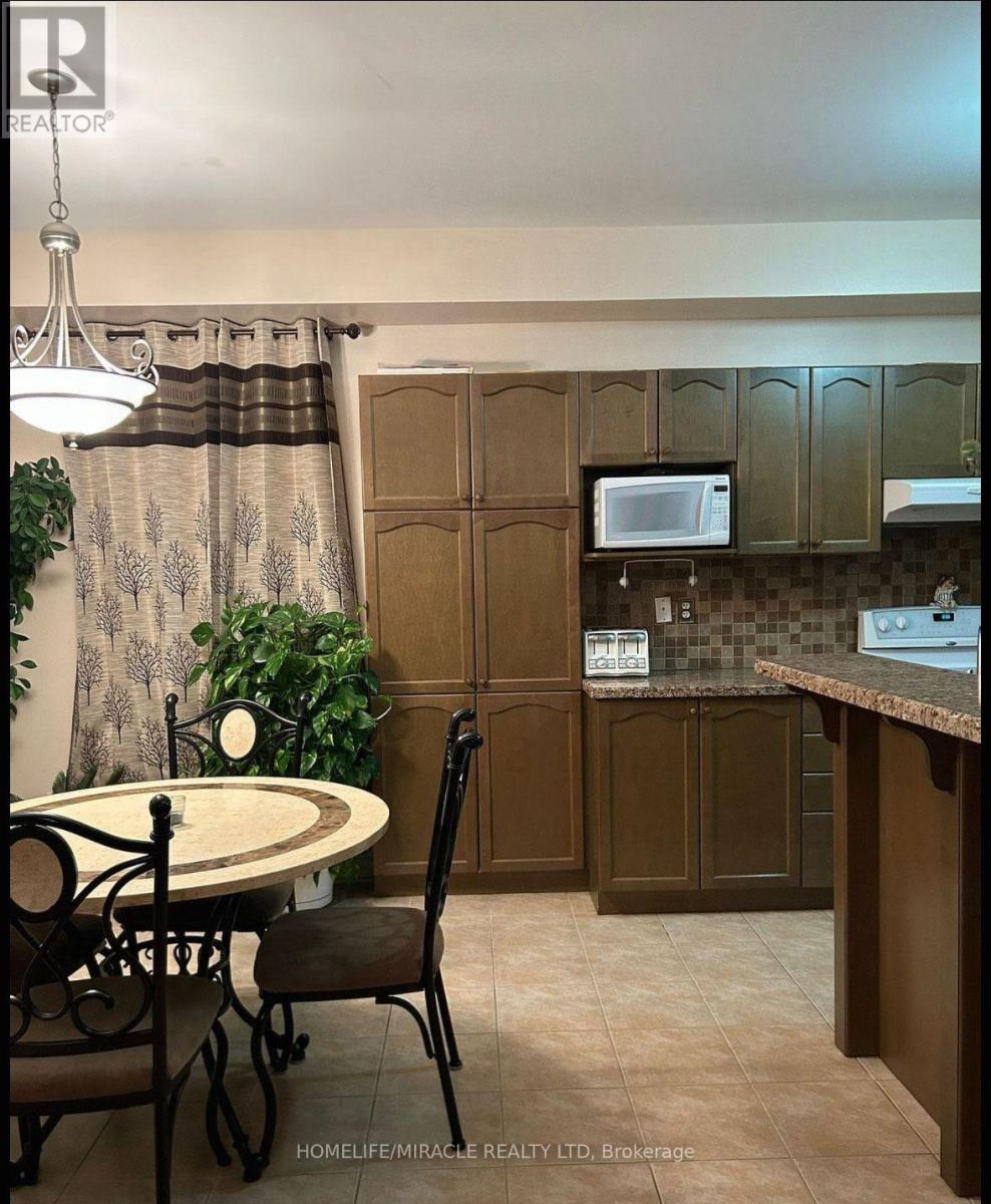 20 Midnightsun Trail, Brampton, Ontario  L6R 3K4 - Photo 11 - W12635386