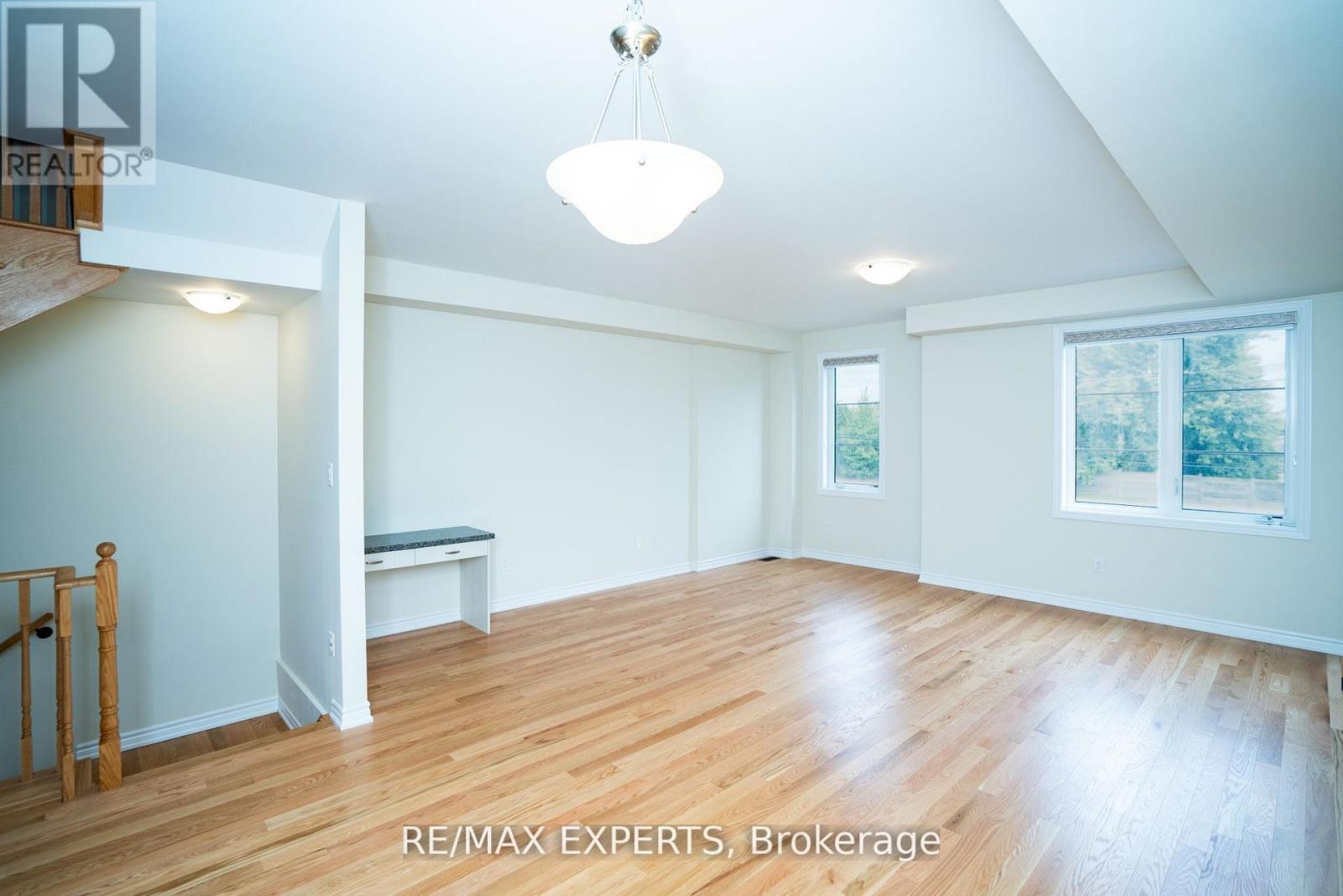 1455 National Common Crescent, Burlington, Ontario  L7P 0V7 - Photo 4 - W12635388