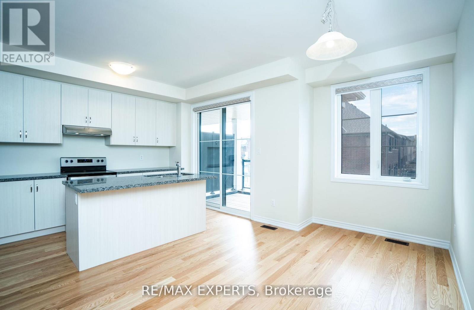 1455 National Common Crescent, Burlington, Ontario  L7P 0V7 - Photo 5 - W12635388